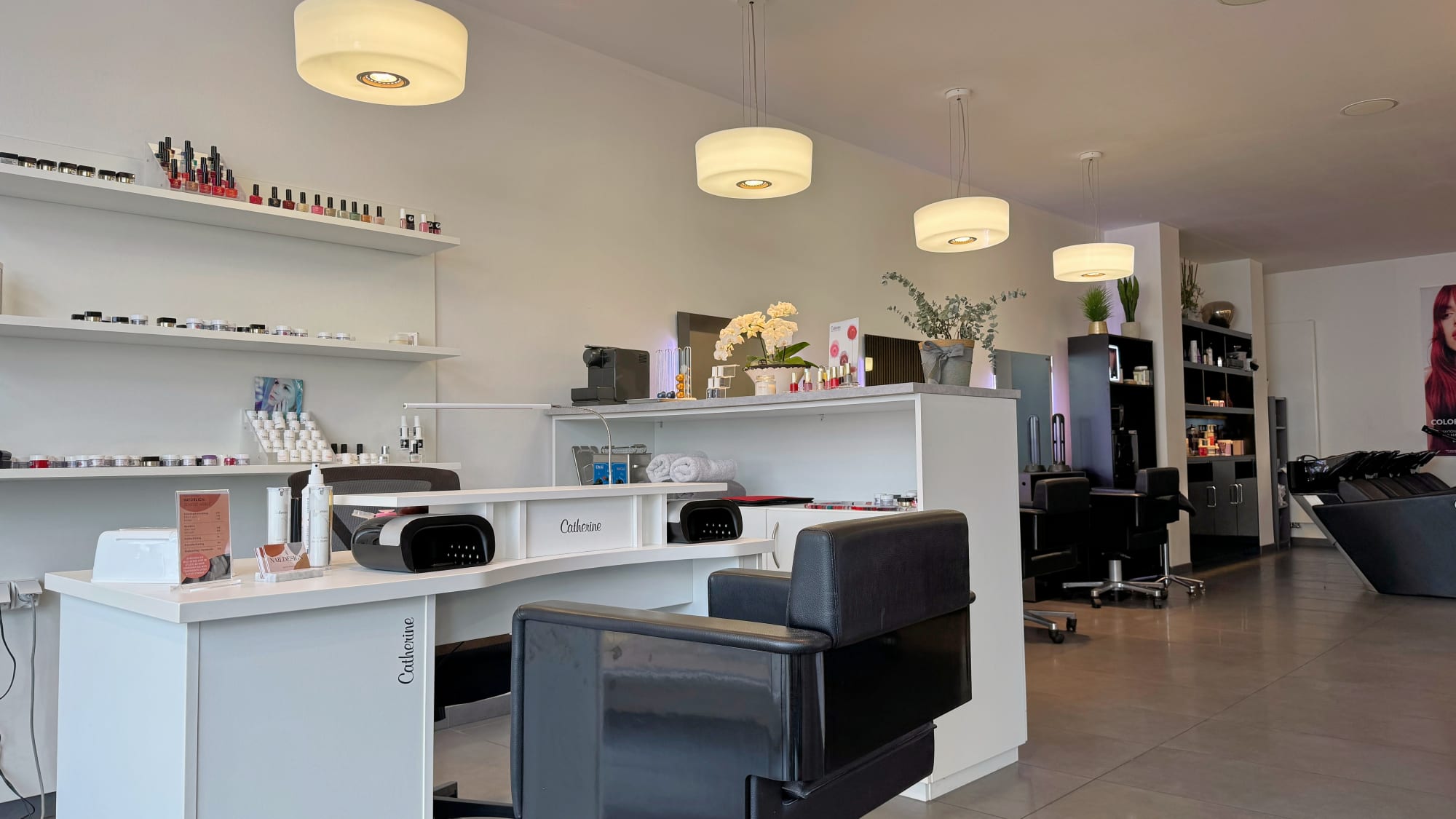 Glamour Grove Salon — Detail
